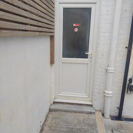 Top Quality Modern Southsea Garden Apartment Sleeps 4 People Portsmouth Eksteriør billede